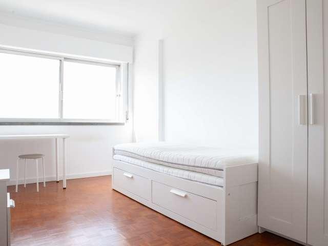 Quarto alugar em Pedreira dos Húngaros, Oeiras