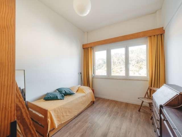 Quarto alugar em Almada, Setúbal