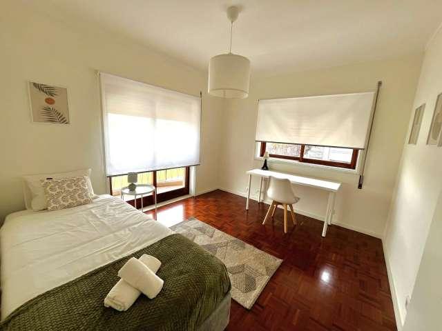 Quarto alugar em Avilhó, Porto