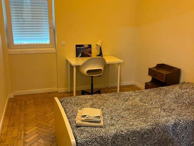 Quarto alugar em Barrocas, Almada