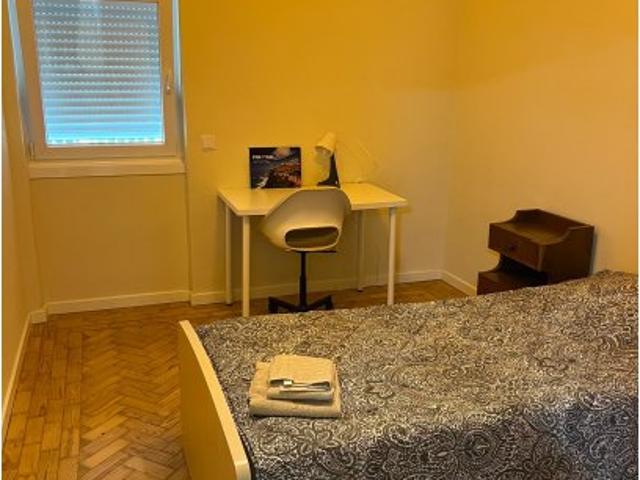 Quarto alugar em Cova da Piedade, Almada