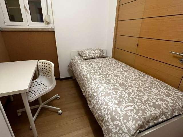 Quarto alugar em Margueira, Almada