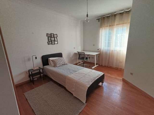 Quarto alugar em Olivais, Lisboa