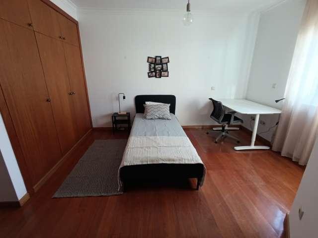 Quarto alugar em Olivais, Lisboa