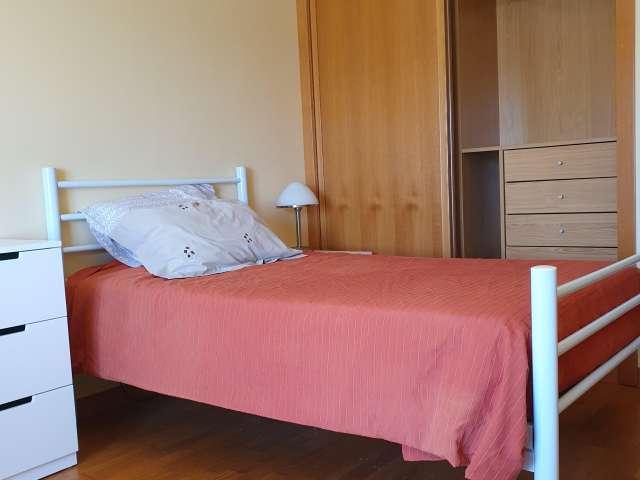 Quarto alugar em Célula F, Lisboa