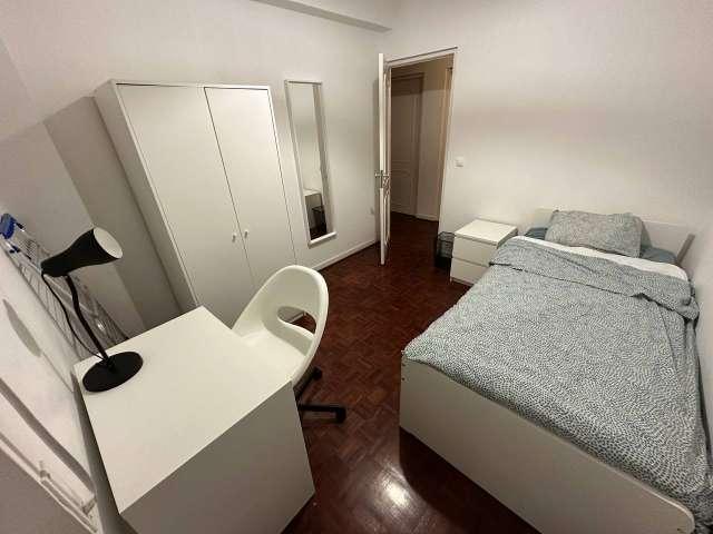 Quarto alugar em Olivais, Lisboa