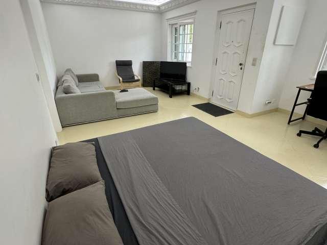 Quarto alugar em Bairro do Campo da Bola, Almada