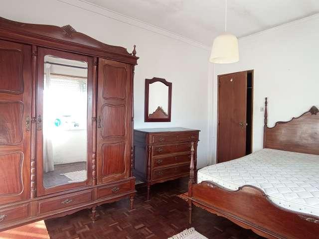 Quarto alugar em Almada, Setúbal