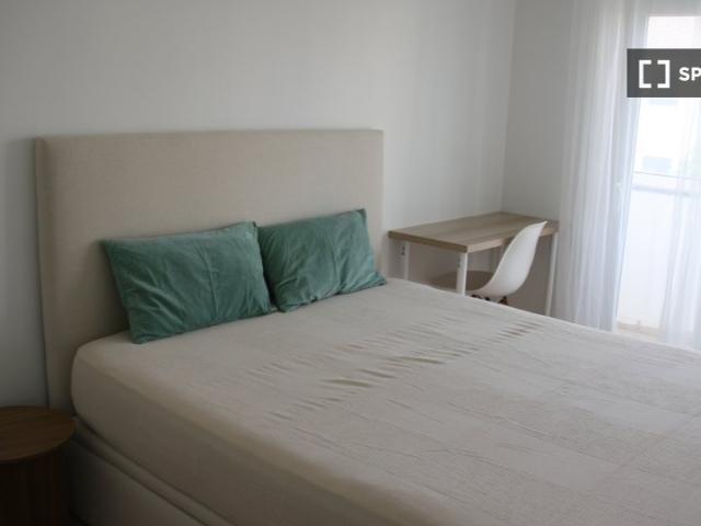 Quarto alugar em Quinta de São Martinho, Cascais