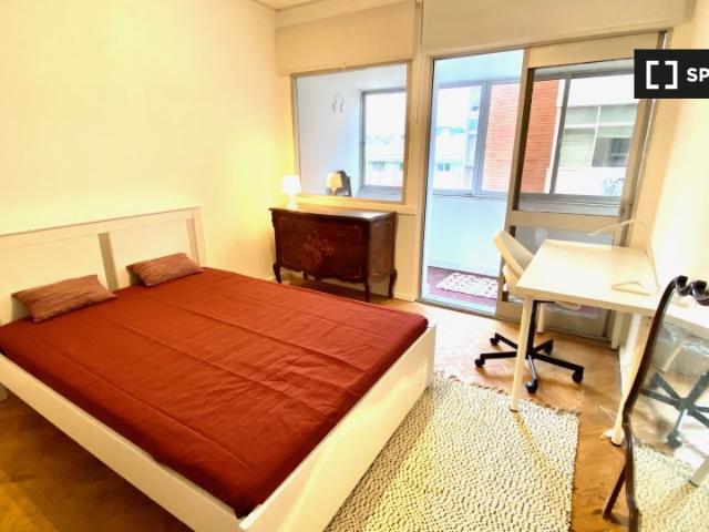 Quarto alugar em Oeiras, Lisboa
