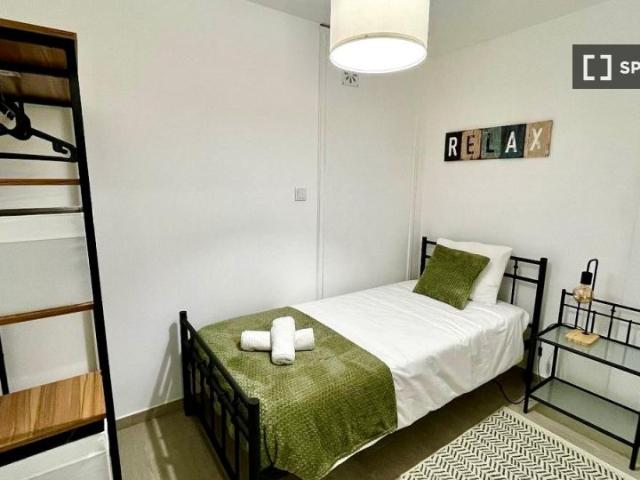 Quarto alugar em Avilhó, Porto