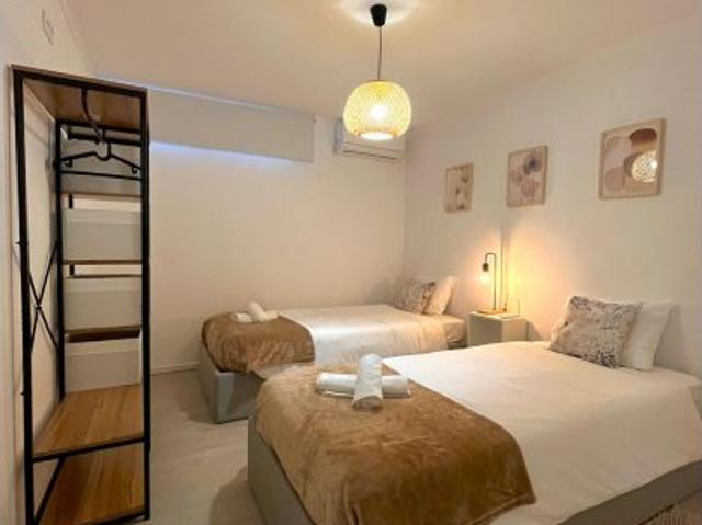 Quarto alugar em Avilhó, Porto