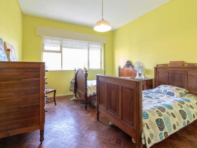 Quarto alugar em Casal dos Ossos, Oeiras