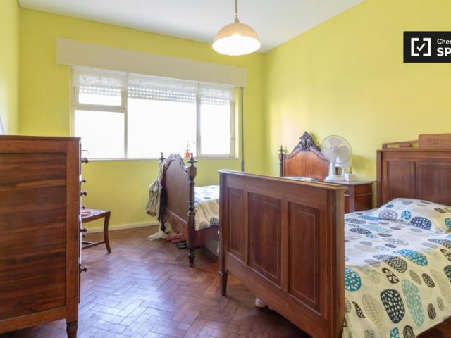 Quarto alugar em Tercena, Oeiras