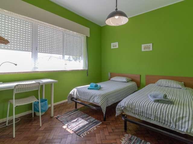 Quarto alugar em Tercena, Oeiras