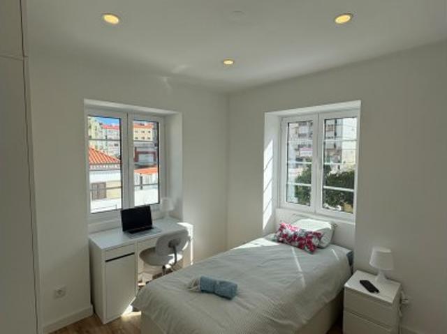 Quarto alugar em Mem Martins, Sintra