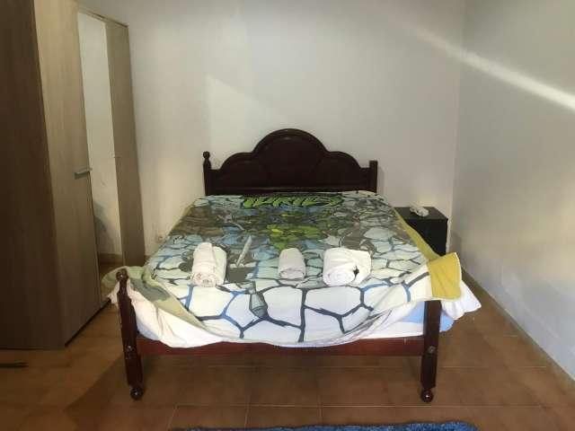 Quarto alugar em Falagueira, Amadora