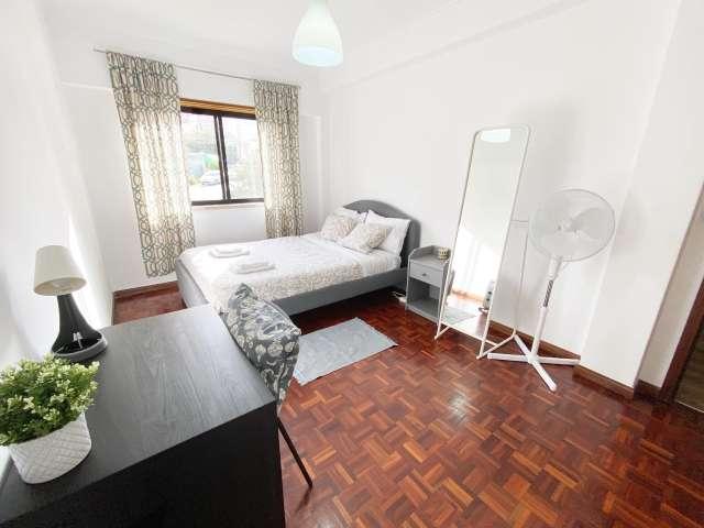 Quarto alugar em Bairro da Codivel, Odivelas