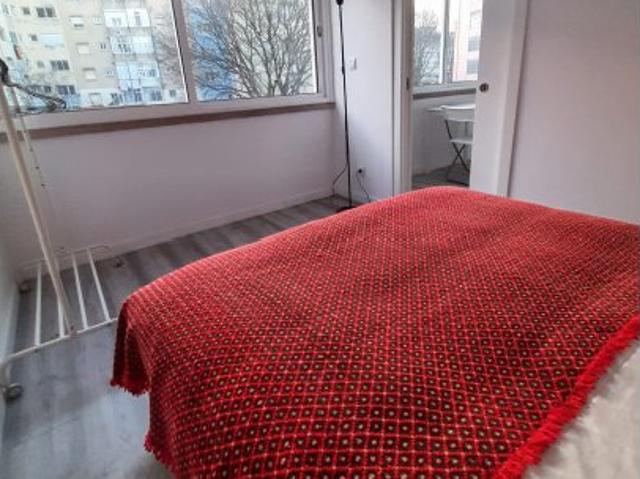 Quarto alugar em Bairro Janeiro, Amadora