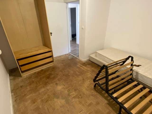 Quarto alugar em Bairro da Coopalme, Sintra