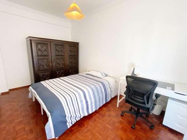Quarto alugar em São Francisco Xavier, Lisboa