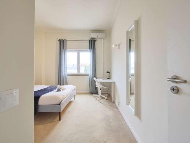 Quarto alugar em Quinta do Lambert, Lisboa