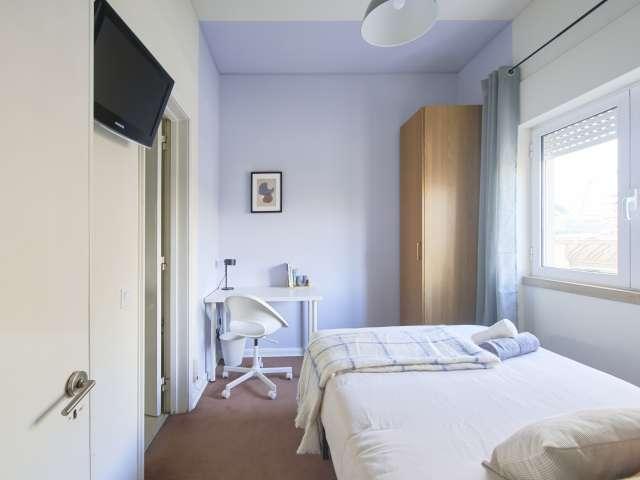 Quarto alugar em Quinta do Lambert, Lisboa