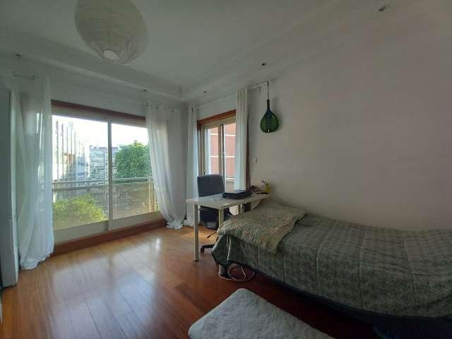 Quarto alugar em Ameixoeira, Lisboa