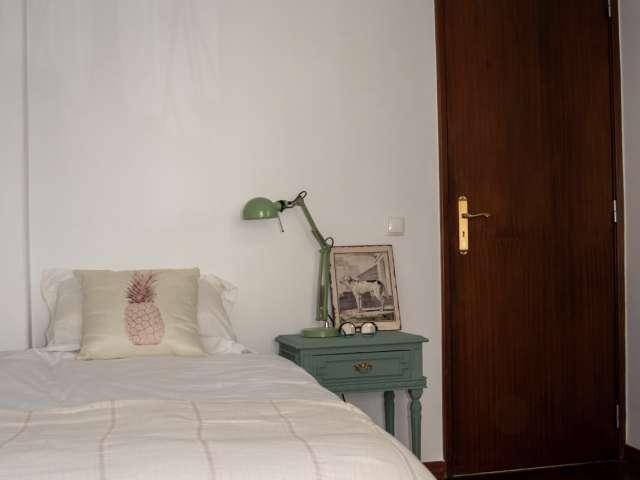Quarto alugar em São Francisco Xavier, Lisboa