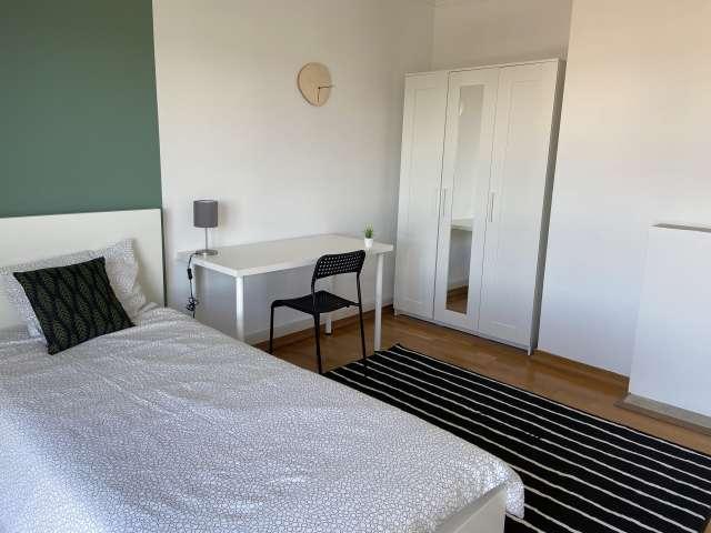 Quarto alugar em Olivais, Lisboa