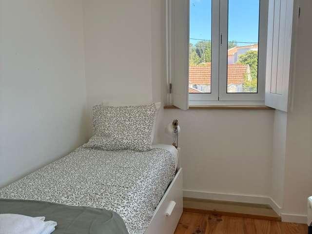 Quarto alugar em Bairro de São Miguel, Lisboa