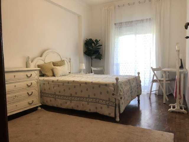 Quarto alugar em Vale de Carenque, Sintra