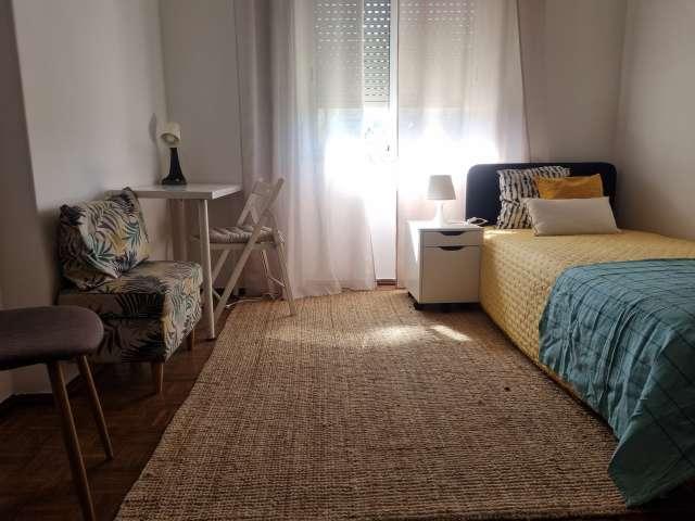 Quarto alugar em Vale de Carenque, Sintra