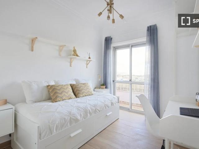 Quarto alugar em Damaia, Amadora