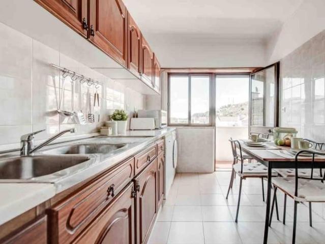 Quarto alugar em Santo António da Caparica, Almada