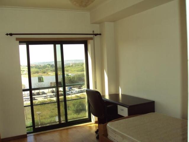 Quarto alugar em Torre, Almada
