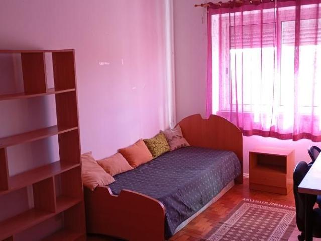 Quarto alugar em Serrado, Almada