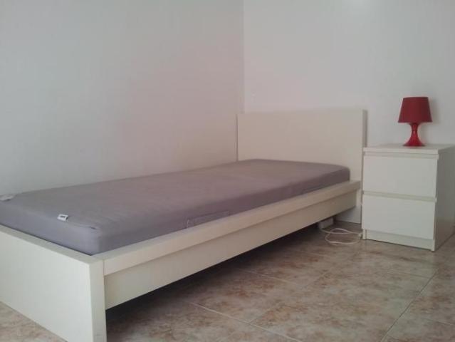 Quarto alugar em Serrado, Almada