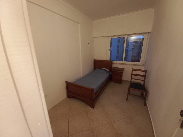 Quarto alugar em Bairro Doutor Lima Pimentel, Odivelas