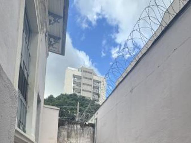 Casa aluguel em Belo Horizonte, Funcionários