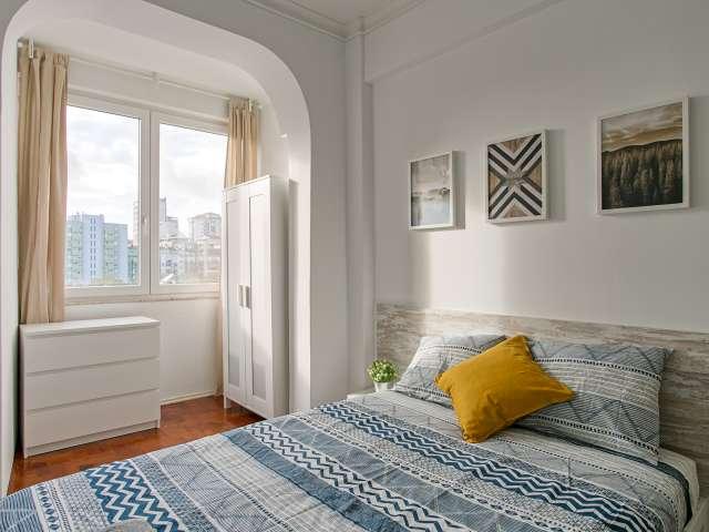 Quarto alugar em Bairro de Santa Cruz de Benfica, Lisboa