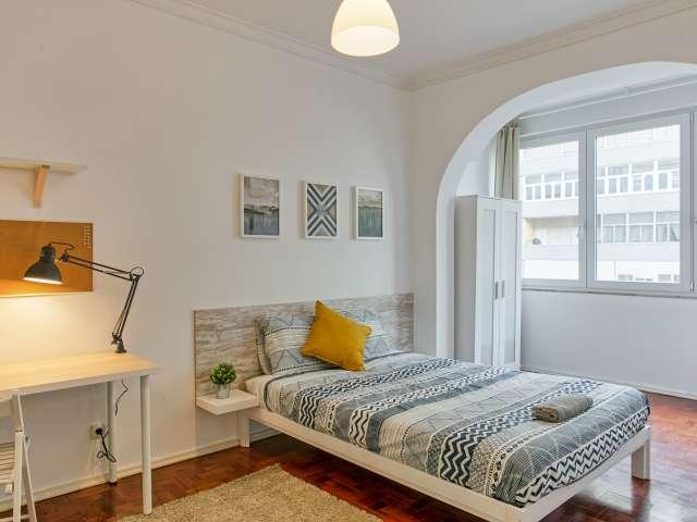 Quarto alugar em Bairro de Santa Cruz de Benfica, Lisboa