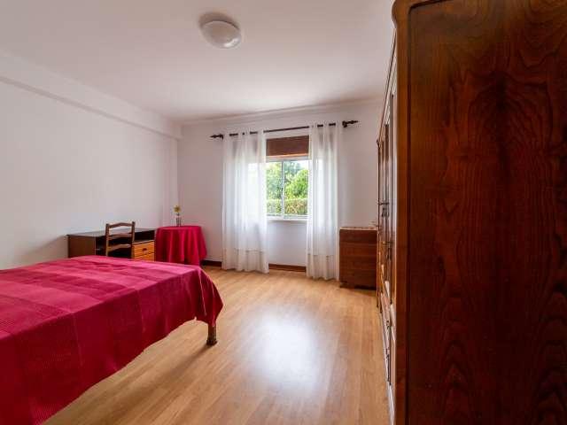 Quarto alugar em São João da Caparica, Almada