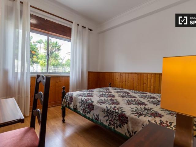Quarto alugar em São João da Caparica, Almada
