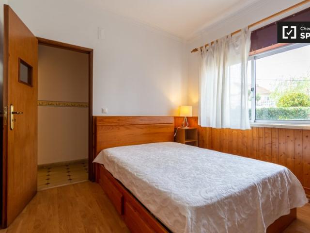 Quarto alugar em São João da Caparica, Almada
