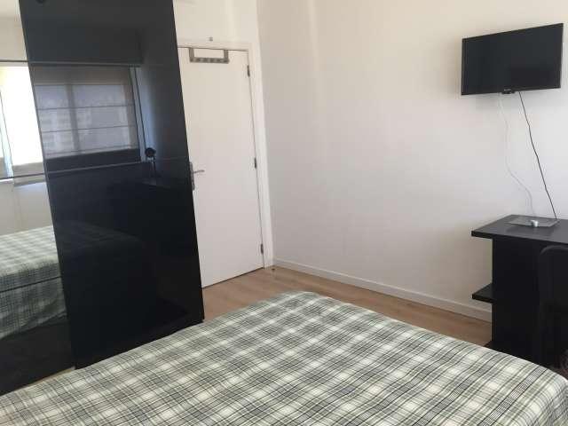 Quarto alugar em Quinta do Lambert, Lisboa