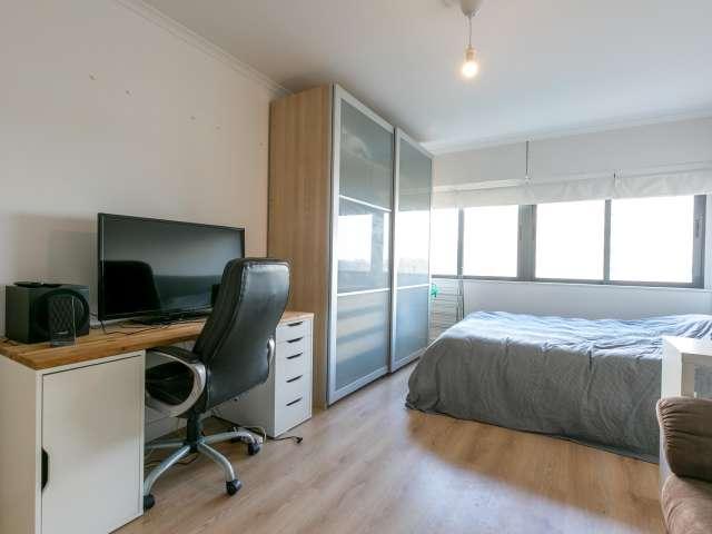 Quarto alugar em Quinta do Lambert, Lisboa