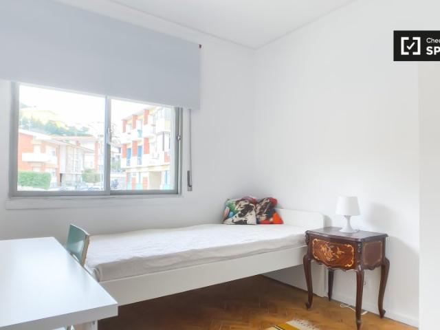 Quarto alugar em Oeiras, Lisboa