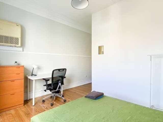 Quarto alugar em São Sebastião da Pedreira, Lisboa