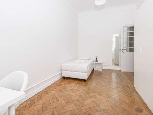 Quarto alugar em Santos-o-Velho, Lisboa